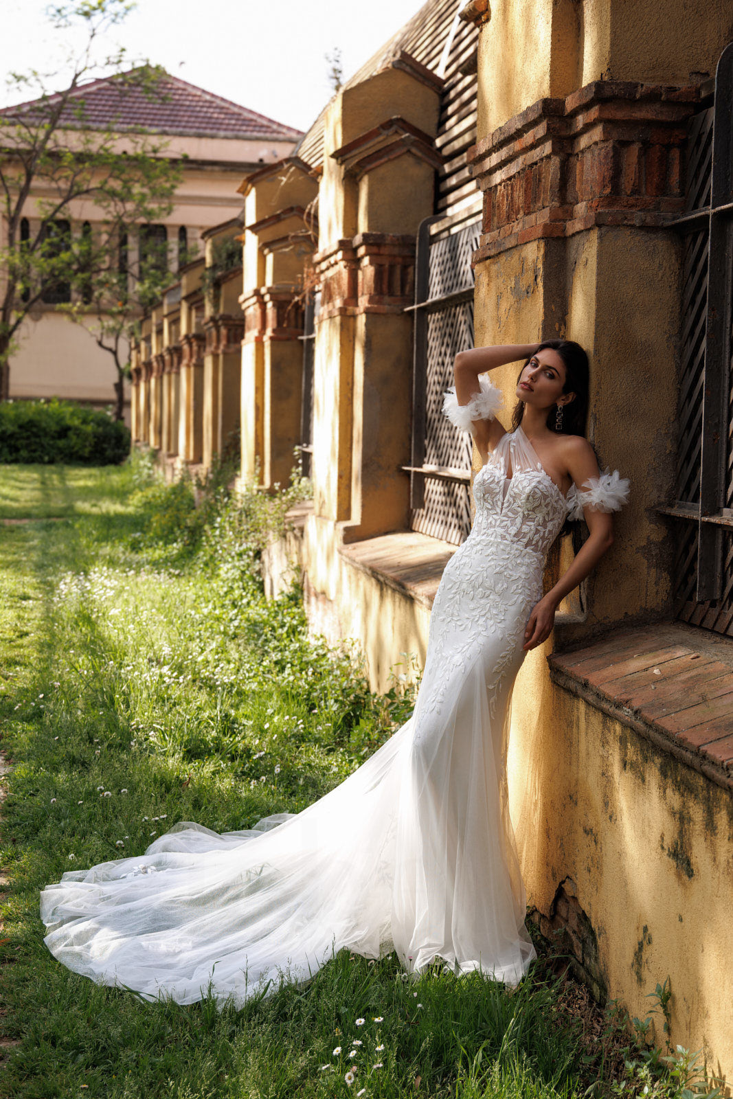 Vestido de Novia Sirena de Encaje con Manga Asimétrica