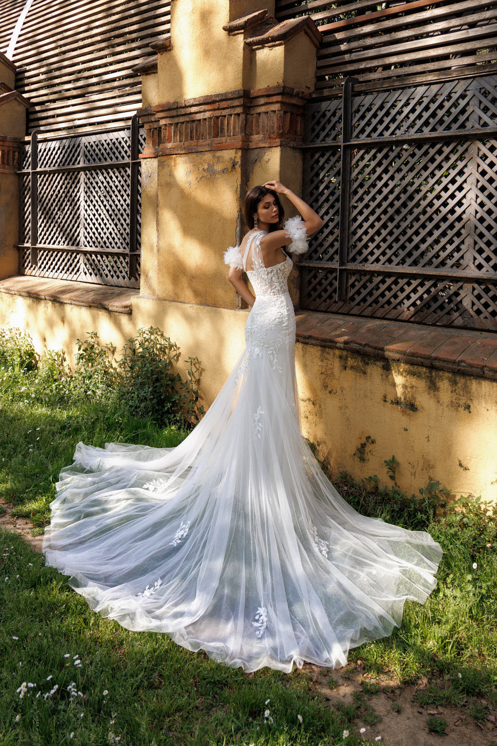 Vestido de Novia Sirena de Encaje con Manga Asimétrica